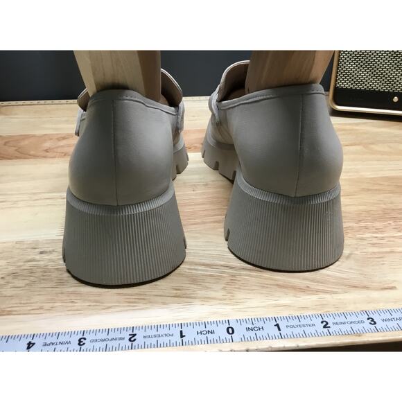 BCBGeneration Raylin Lug Sole Platform Loafers Women's 8.5 Gray Leather Slip-On - Picture 3 of 12